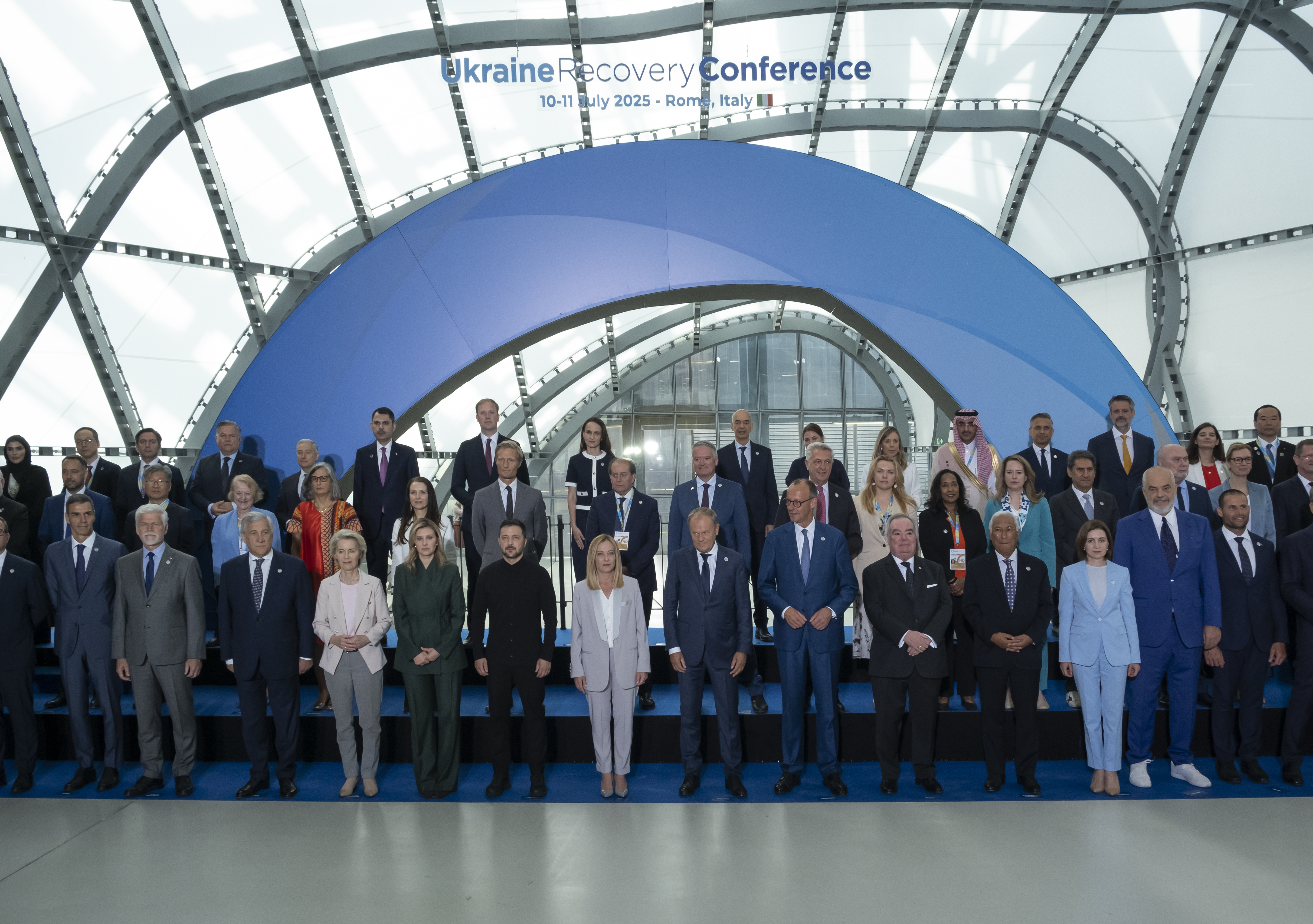 Володимир Зеленський та інші високопосадовці на URC2025 СЕО ІнтерХім відвідав засідання Комітету правління Ukraine Donor Platform
